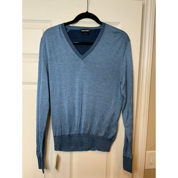 Tom Ford Light Blue Silk Thin Knit V-Neck Sweater, Size M (48) - Picture 1 of 4